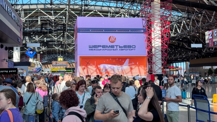 Из Москвы перестали вылетать самолёты: Отправки ждут пассажиры более чем 160 рейсов