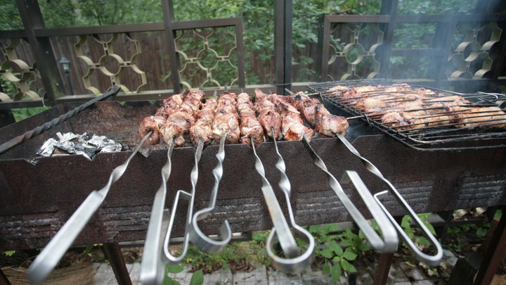 Слишком горячо: в Кургане не продают уголь для шашлыков