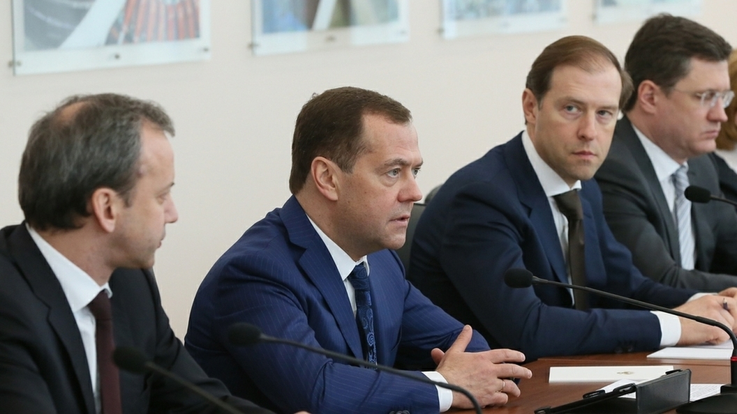 Рейтинг и капитал: Медведев назвал требования к банкам для госконтрактов Рейтинг и капитал: Медведев назвал требования к банкам для госконтрактов