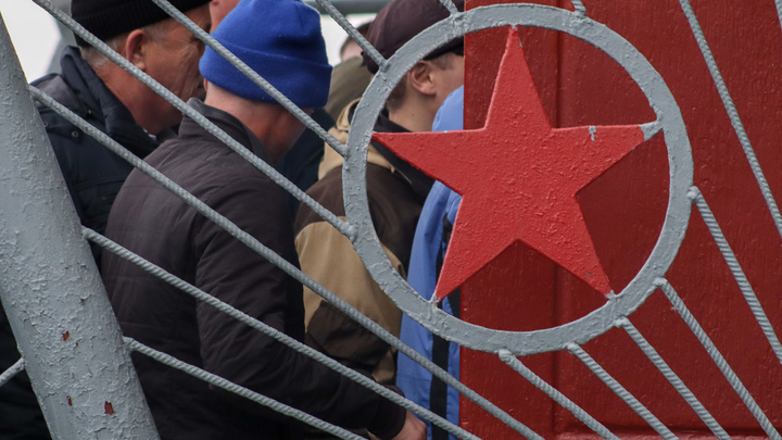 Чиновница правительства Владимирской области пыталась поджечь военкомат коктейлем Молотова