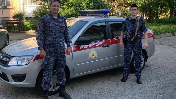 В Сочи росгвардейцы помогли мужчине с приступом эпилепсии