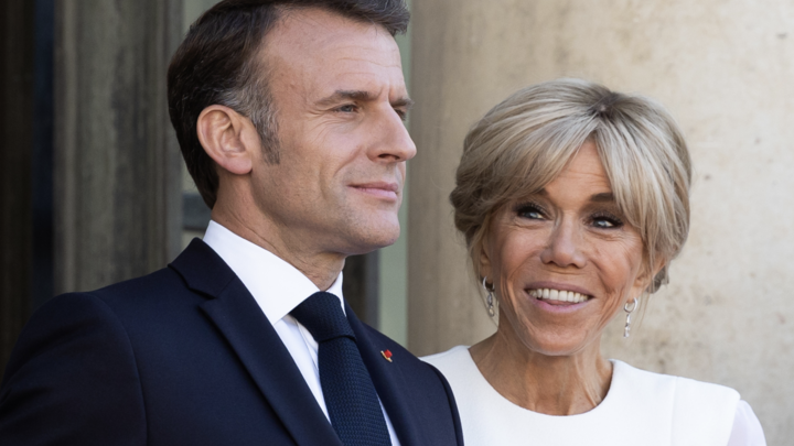 Роль пугала и торт с рогами: В архивах нашли новые факты о Макроне и его жене. Вопросов стало больше