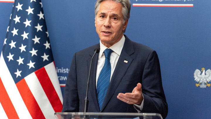 Медведев назвал Госсекретаря США Блинкена редкостным дегенератом