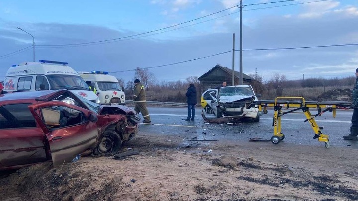 Обстоятельства страшной аварии в Сызранском районе устанавливают сотрудники ГИБДД