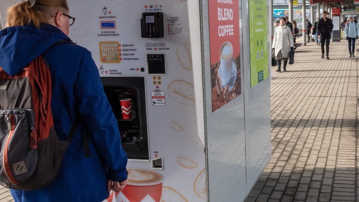 На жителя Родников завели дело из-за кражи 680 000 рублей из кофейных автоматов