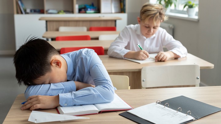 За плохую успеваемость мачеха била 13-летнего пасынка на Камчатке