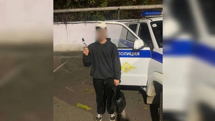 В Краснодаре сотрудники полиции задержала граффитиста, который изуродовал стены в подземном переходе