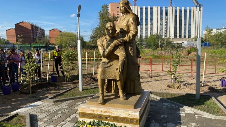 Памятник святым Петру и Февронии открыли на КСК в Чите
