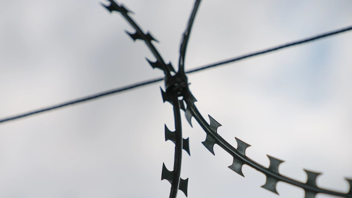 Военный суд против героя СВО: Попову дали 5 лет колонии вместо второго шанса. Не помогли даже стихи