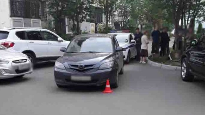 В Кохме Ивановской области две девочки попали под машины