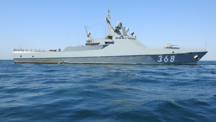 Русский корабль открыл огонь в сторону судна, двигавшегося в украинский порт Измаил
