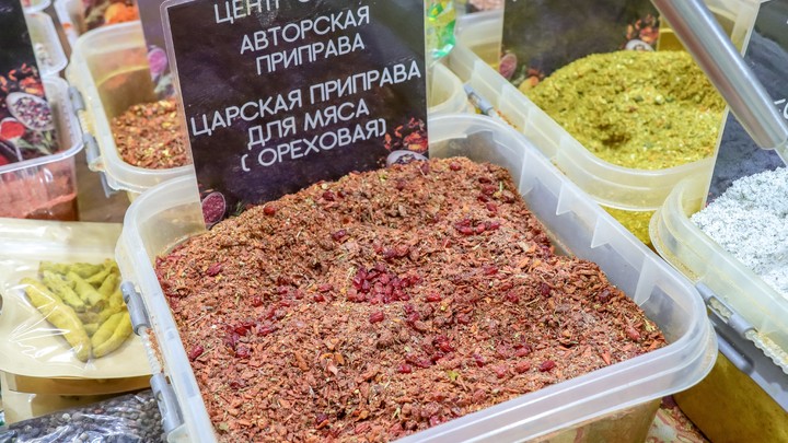 Они так защищают себя от бактерий: диетолог рассказал о пользе приправ для организма