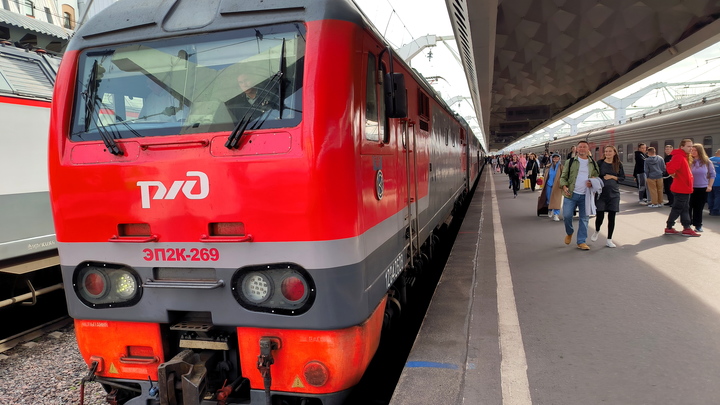 В октябре пригородные поезда будут ездить по новому расписанию
