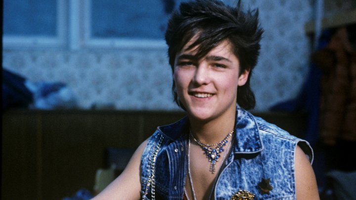 Крест вернут, но: Могилу Шатунова залили бетоном