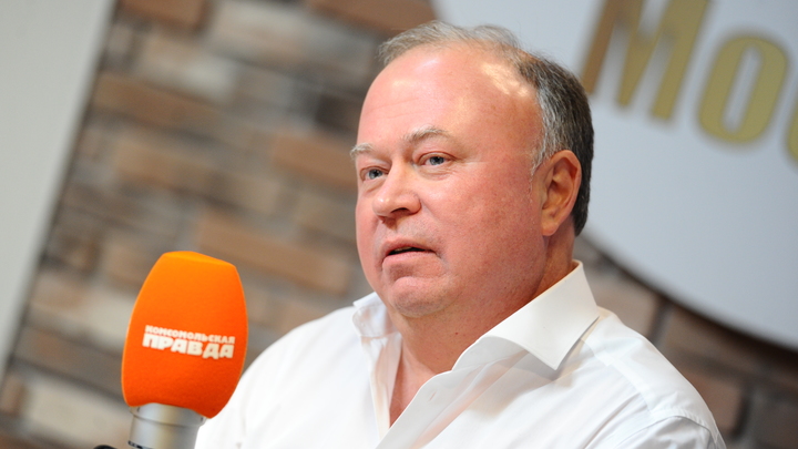 Почему журналиста Андрея Караулова объявили в розыск