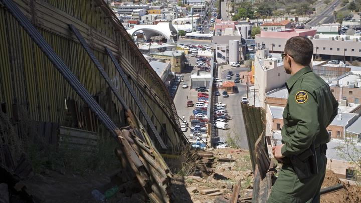 Трагикомедия на границе с Мексикой: испуганный патриот из России рассекречен