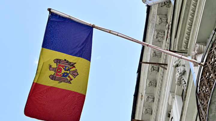 Молдавия вляпалась в коричневое. Праздник обернулся факельными маршами