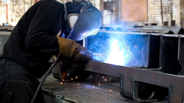 Зарплаты по 500 тысяч предлагают жителям Челябинской области даже без высшего образование