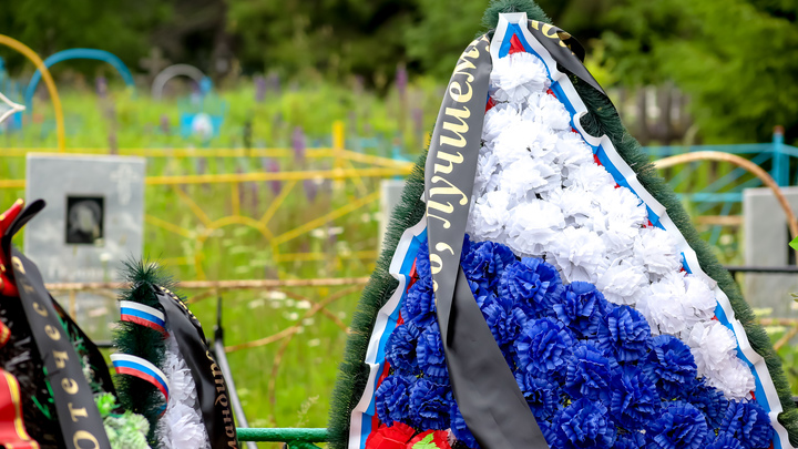 На кладбище бойцов ЧВК Вагнер под Екатеринбургом привезли две сотни новых мемориалов