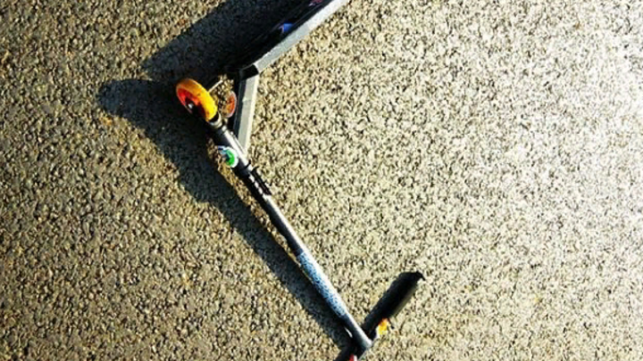 В Краснодарском крае ребенка на самокате сбил водитель иномарки