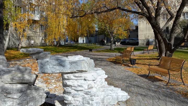 В Кургане власти пообещали включить фонтан-водопад в сквере на улица Карла Маркса