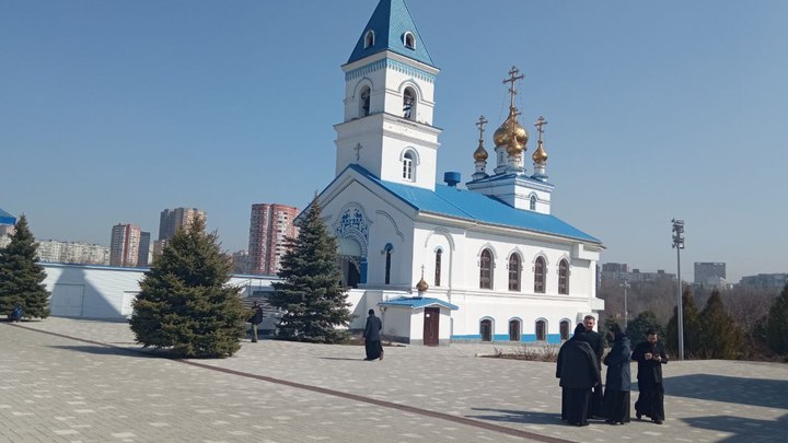 В гуманитарный центр Ростовской епархии обратились более десяти тысяч беженцев