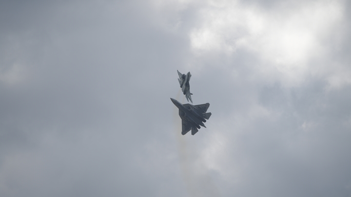 В грузовиках под покровом ночи: На Украину привезли разобранные F-16