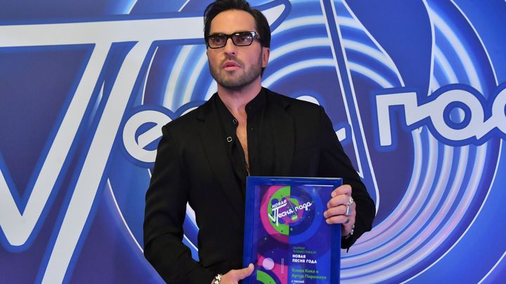 Вернувшийся после позорного бегства из России Ревва прямо на сцене выдал рецепт спасения мира