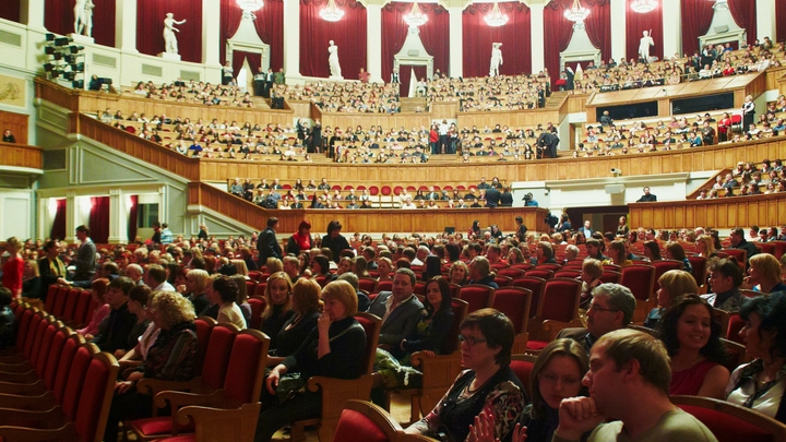 Концерт за полмиллиона: В Петербурге чиновники развлеклись на бюджетные деньги