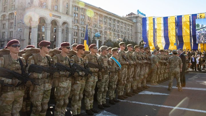 Порошенко обвинил Россию в создании на Украине самой сильной армии в Европе
