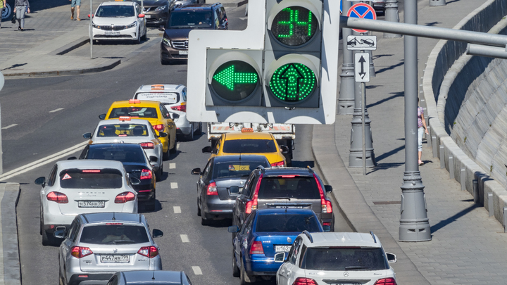 В Нижнем Тагиле светофоры настроили в режиме зеленой волны