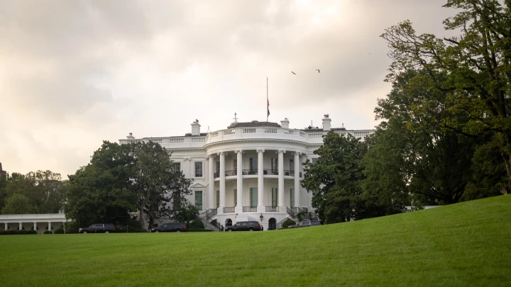 Плохая новость и три подарка для Путина: Newsweek оценила первые после прихода Трампа шаги Вашингтона