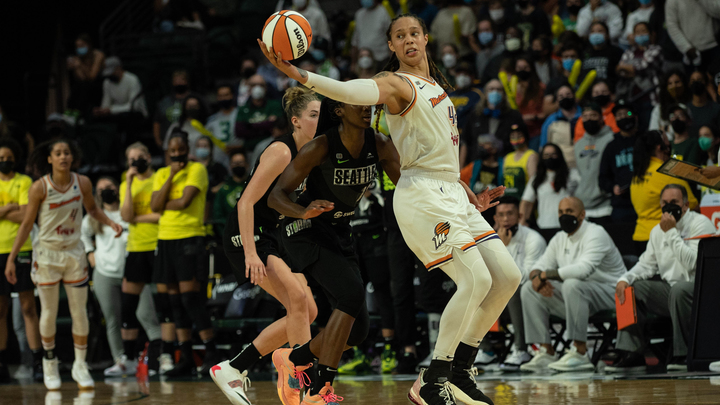 Американскую чемпионку по баскетболу задержали в Москве с каннабисом. Ей грозит до 10 лет тюрьмы