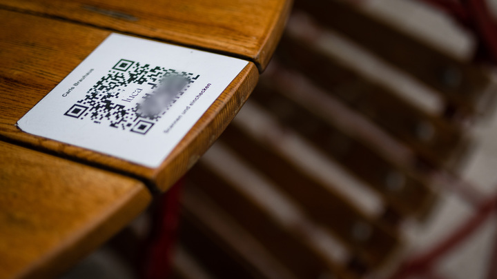 QR-коды вам, а не суд! В Петербурге отклонили все иски к Смольному