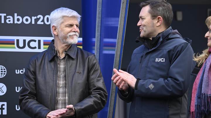 Президент Чехии Павел оказался в больнице с переломом после поездки на байке