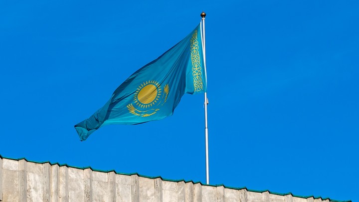 Власти Казахстана отказались от русского языка. Пока в одном сегменте