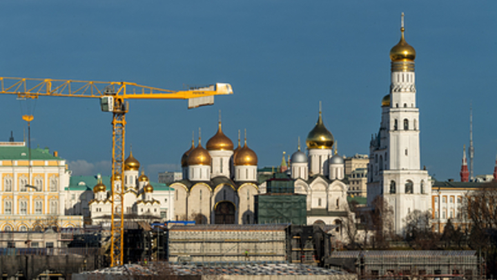 Ты чего, малыш?: Чистая молитва девочки за папу, который бьёт фашистов на Украине