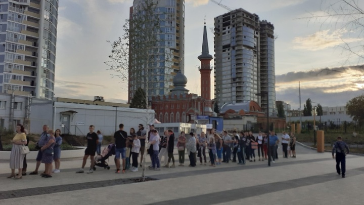 В Нижнем Новгороде выстроилась огромная очередь на канатную дорогу