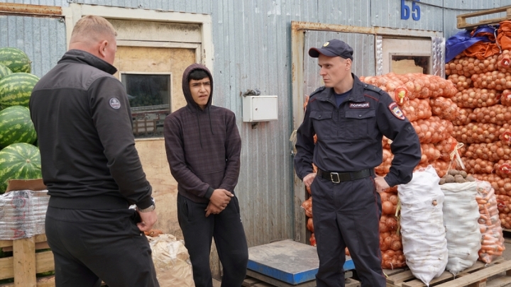 Власти не могут убрать мигрантский рынок.Через пять лет там будет аул
