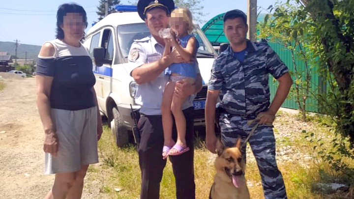 На Кубани трехлетняя девочка сама ушла за 1,5 километра от дома