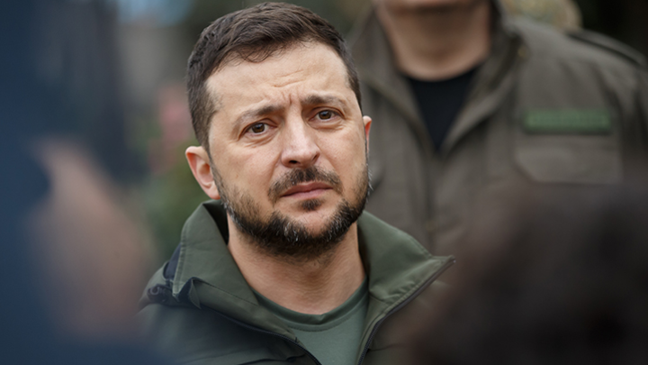 Голосуйте и платите! Из Бахмута пора бежать, но Зеленский не знает как