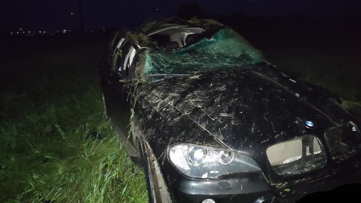 В Самарской области BMW X5 улетел в кювет. Есть пострадавшие