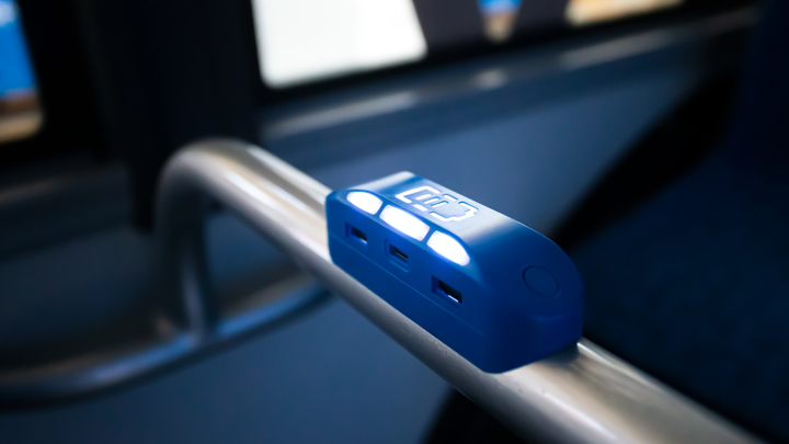 В МВД рассказали, почему опасно заряжать телефоны в торговых центрах и кафе