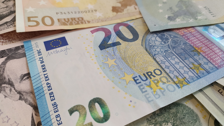 Евросоюз предоставит миллиард евро на закупку боеприпасов и ракет для Киева