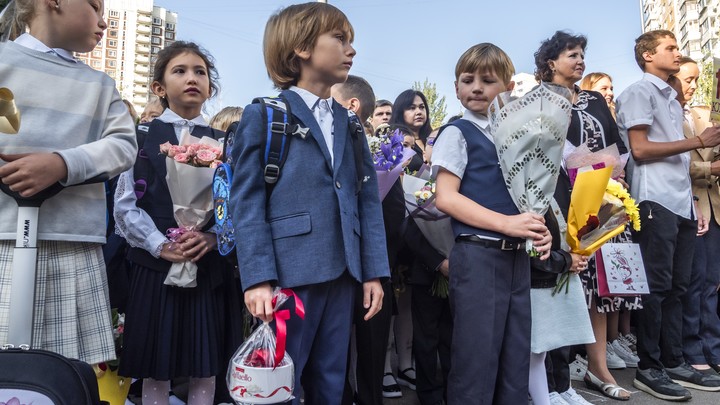 Собянин: Более 1 тыс. молодых учителей в этом году вышли работать в школы Москвы