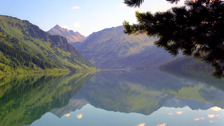 Крушение Ми-8 на Алтае: Шесть человек пропали из горящего вертолёта - источник