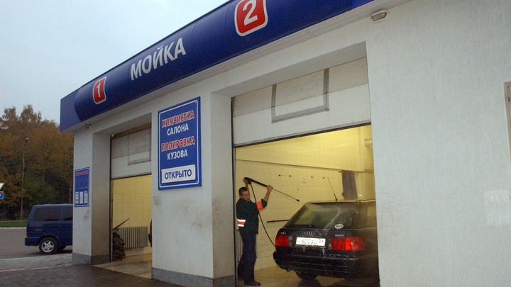 Пьяный автомойщик угнал и разбил машину клиента