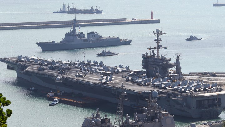 Серия загадочных самоубийств на авианосце Джордж Вашингтон привела к массовому бегству моряков