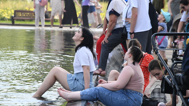 Из-за жары в Москве оранжевый уровень опасности продлили до вечера 27 июля