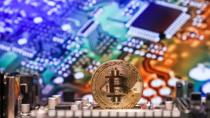 Финансист назвал криптовалюту авантюрой. Куда лучше вкладываться?